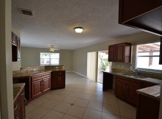 Foto del edificio - 14739 SW 156th Ave