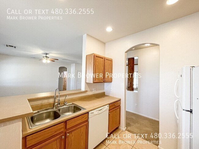 Foto del edificio - 2458 W Skyline Ln