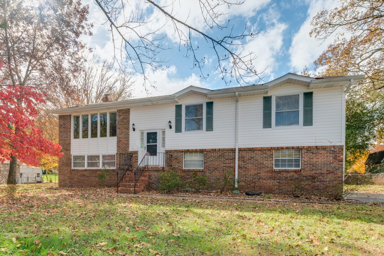 Primary Photo - 9020 Kesler Ln