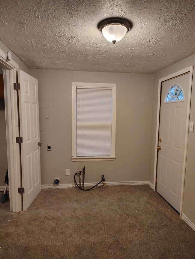 Building Photo - 4700 Ross Ave