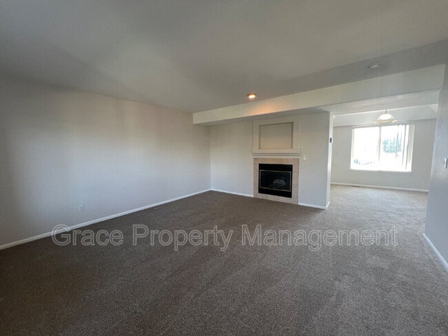Building Photo - 4135 E 119th Pl