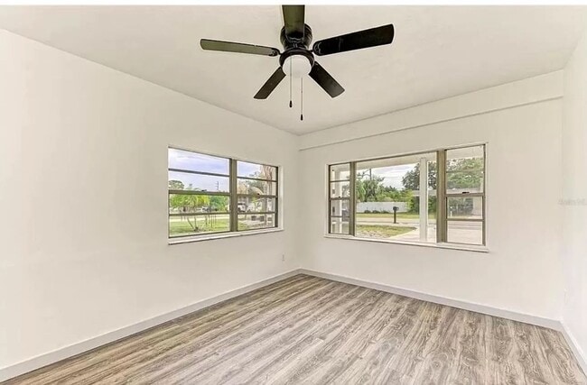 dormitorio 2 - 2653 Trinidad St