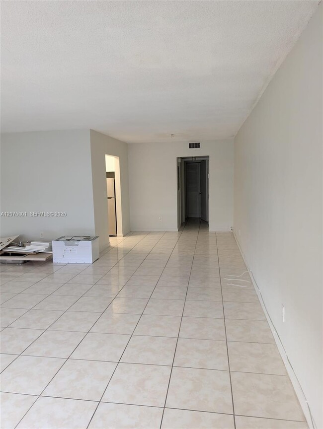 Building Photo - 11855 NE 19th Dr