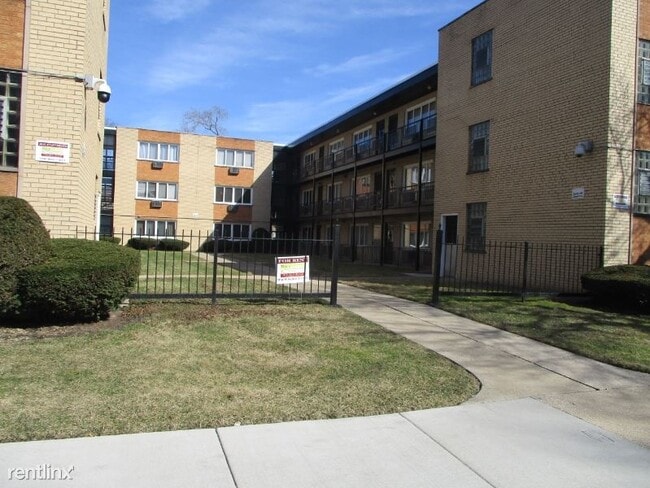 Building Photo - 9751 S Charles St