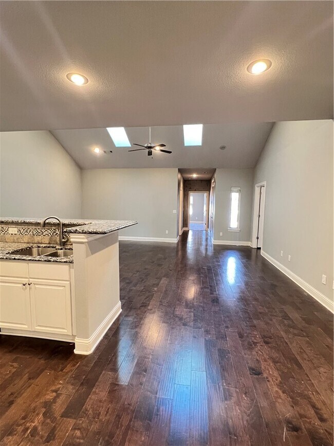 Foto del edificio - 2007 S Dixieland Rd