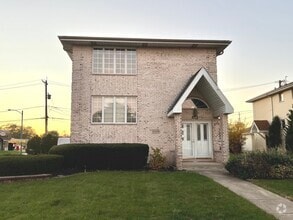 Building Photo - 5348 6th Ave