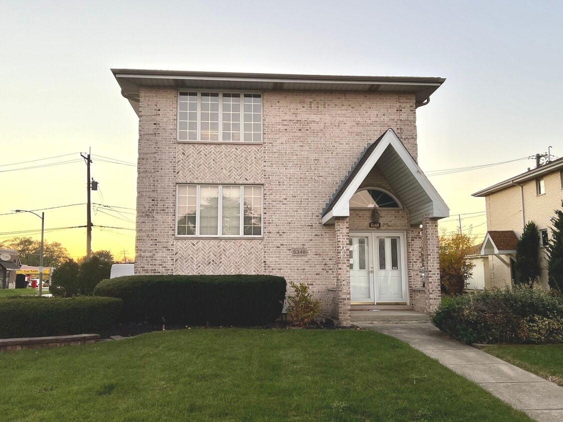 Primary Photo - 5348 6th Ave