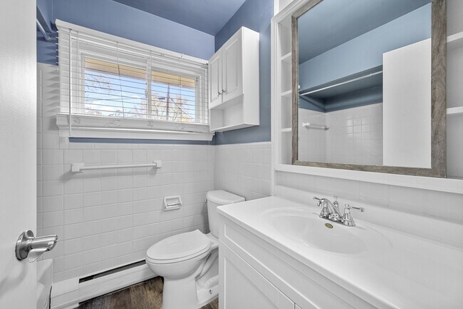 Building Photo - 2434 Parcells Cir