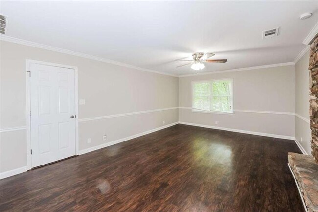 Building Photo - 7127 Riverside Dr