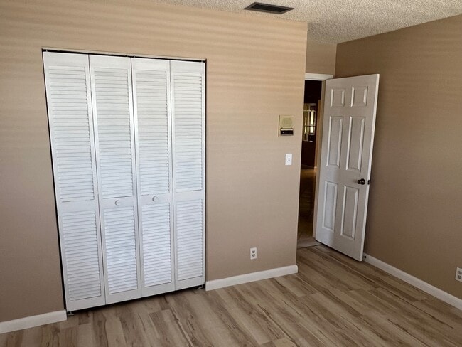 Foto del edificio - 6311 NW 90th Ave