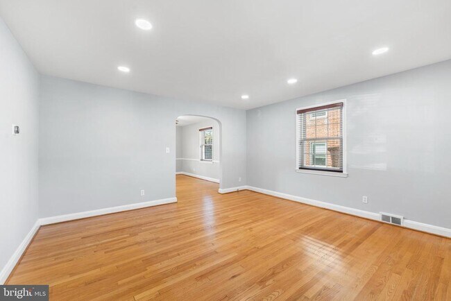 Foto del edificio - 101 Regester Ave