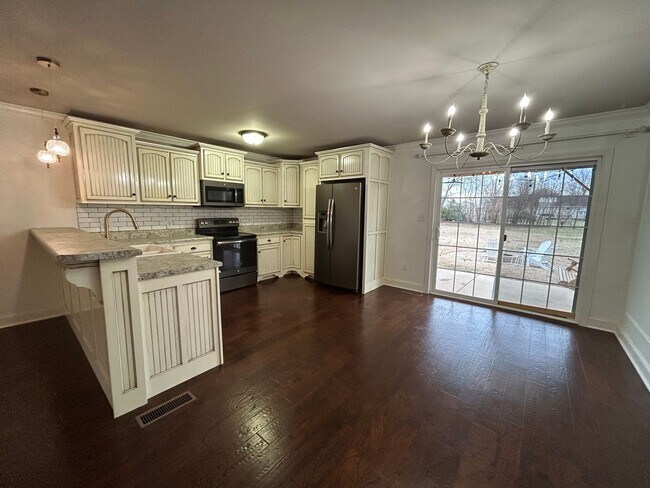 Foto del edificio - 243 Collett Rd