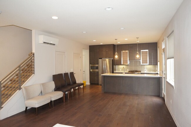 Foto del edificio - NE Portland 3-bedroom 2.5-bathroom NW Cont...