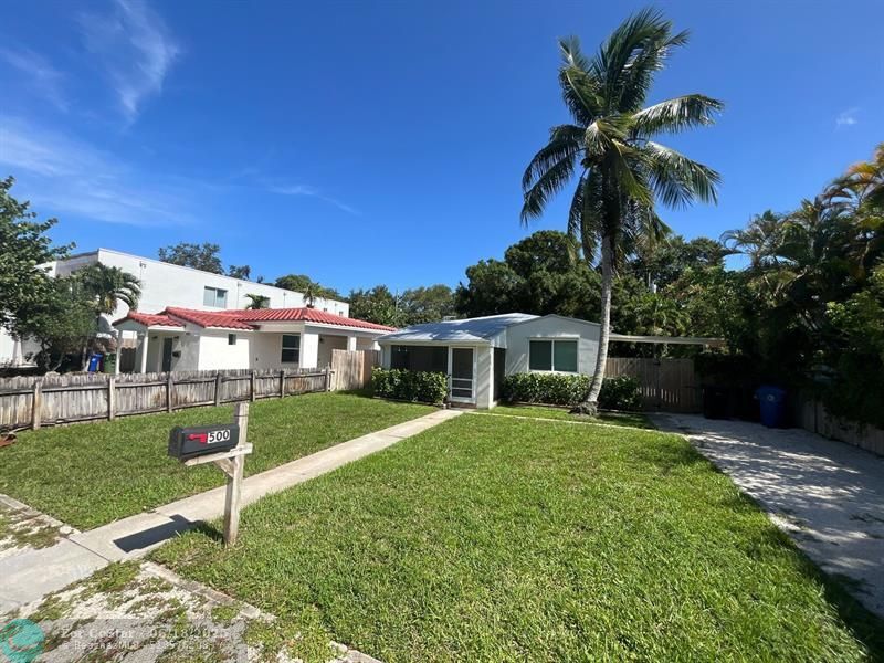 Primary Photo - 500 SW 13th St