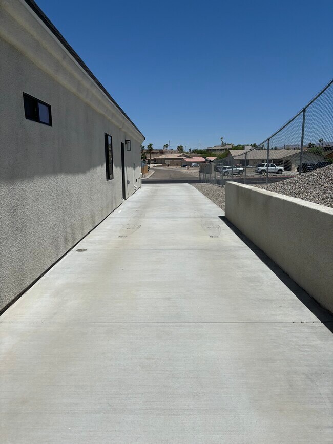Building Photo - 1790 Palo Verde Blvd S