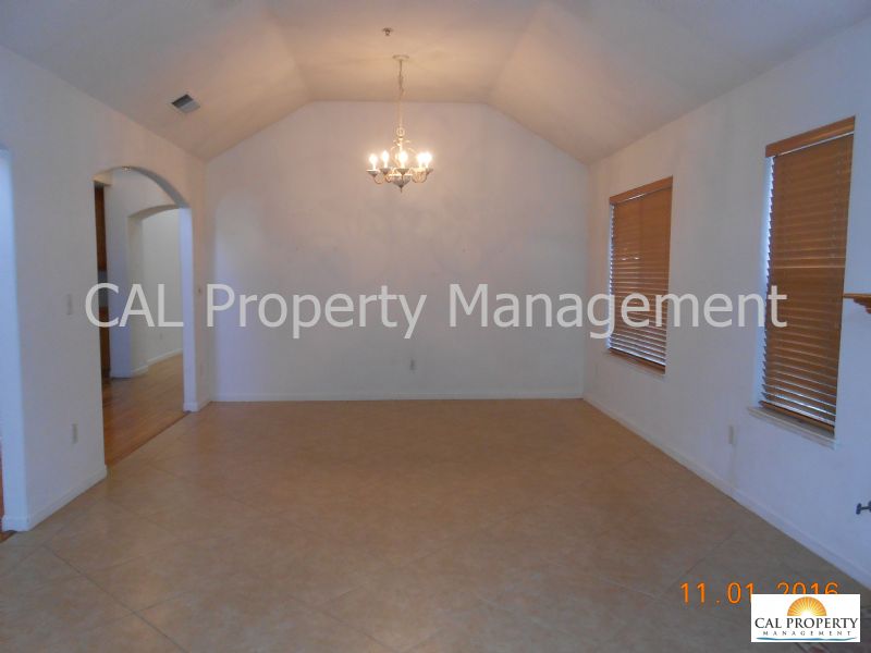 Building Photo - 1617 Marshfield Ct