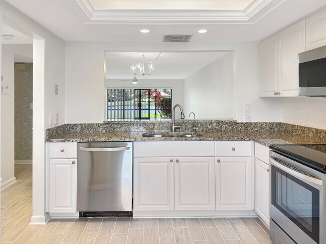 Foto del edificio - 3351 Twin Lakes Terrace