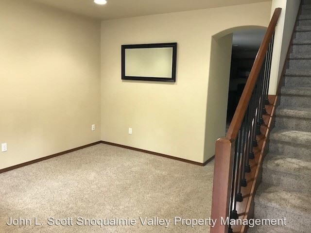 Foto del edificio - 3 br, 2.5 bath House - 101 W 6th Street