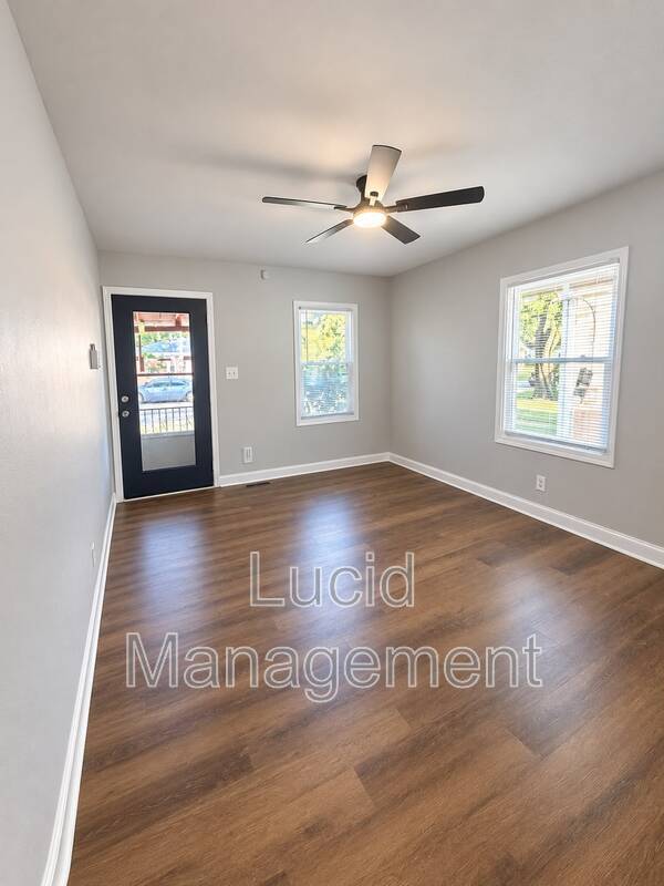Photo - 4411 Gatewood Avenue House