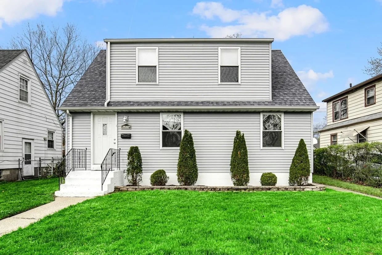 Front - 6806 Ridgeland Ave