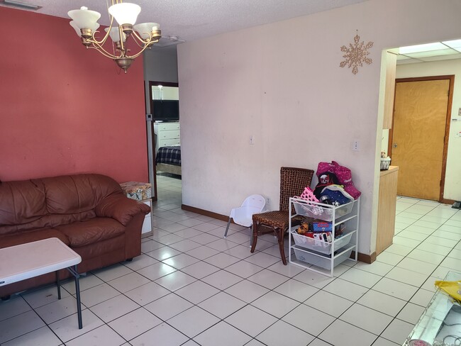 Building Photo - 8927 SW 40th Ter