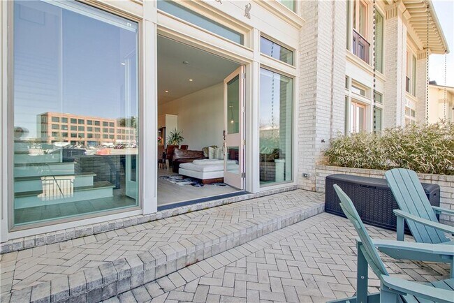 Foto del edificio - 580 Heatherden Ave