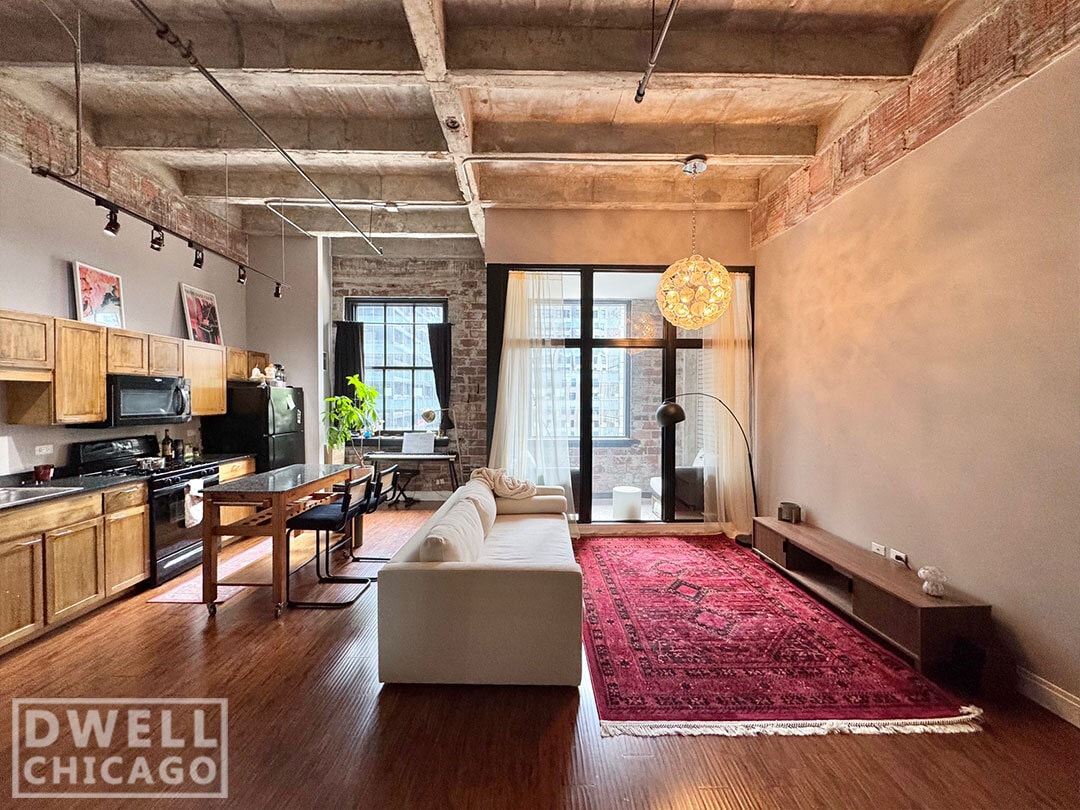 Primary Photo - 20 N State St