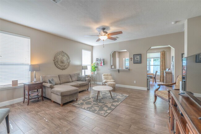 Foto del edificio - 22123 Holly Branch Dr