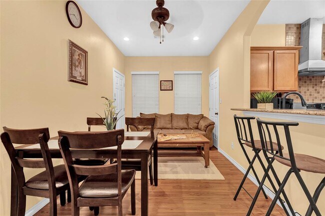 Foto del edificio - 157 April Waters W