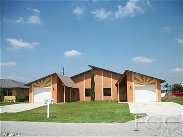 Primary Photo - 434 NE 16th Pl