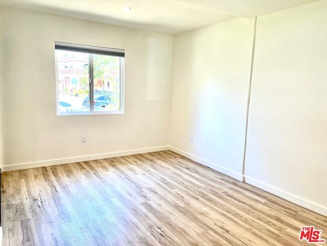 Primary Bedroom - 4205 Lincoln Ave