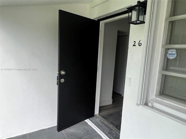 Building Photo - 265 NE 150th St