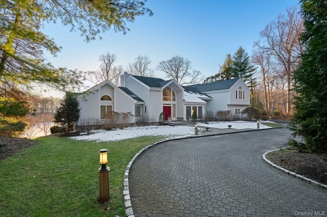 Building Photo - 19 Mallard Dr