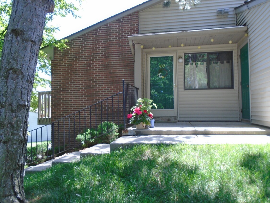 409 Spring Brooke Dr, Brighton, MI 48116 Condo for Rent in Brighton