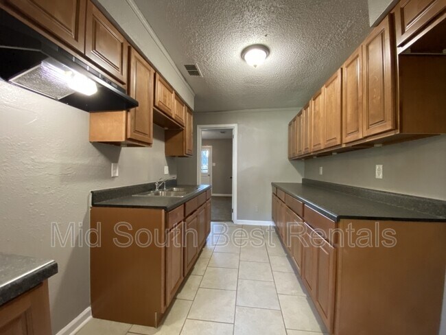Foto del edificio - 3360 N Watkins St