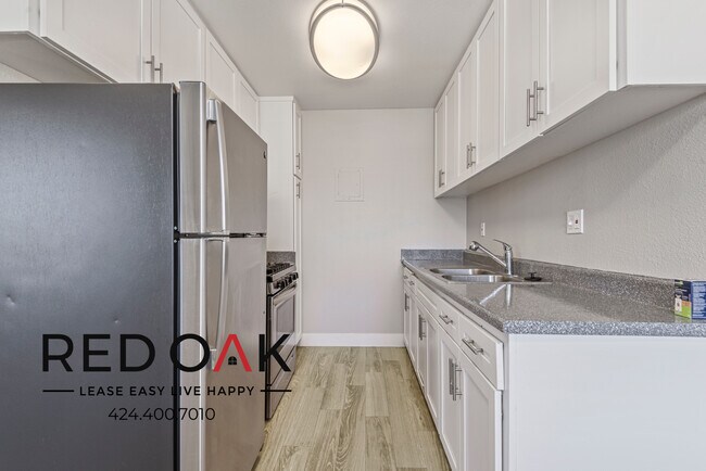 Foto del edificio - 13325 Heacock St