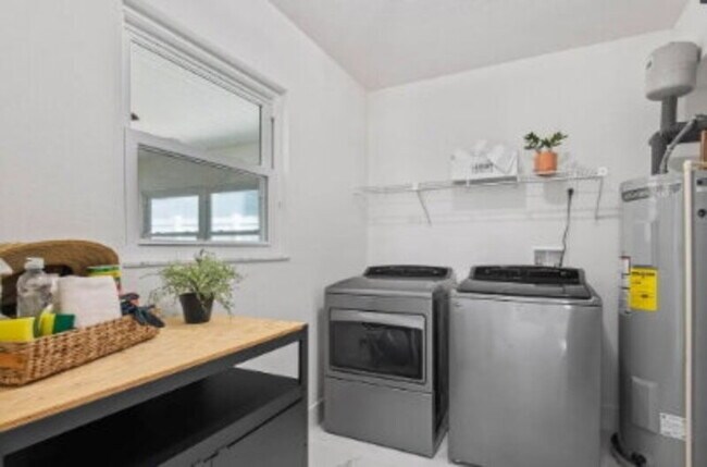 Foto del edificio - 1604 S Ocean Shore Blvd