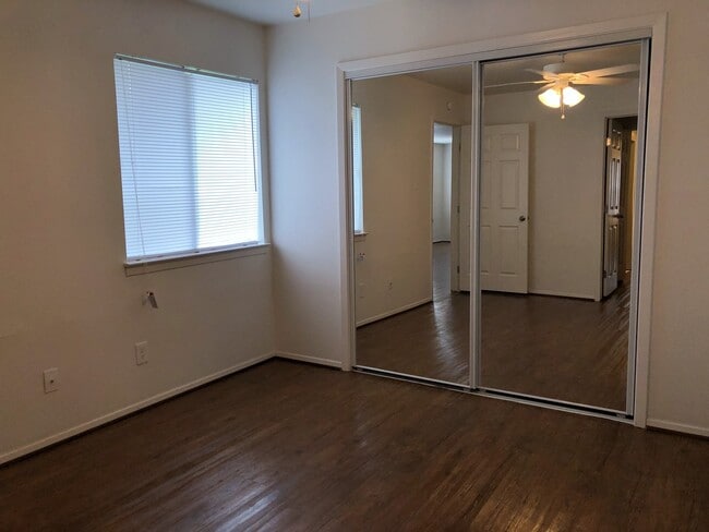 Foto del edificio - 3705EL