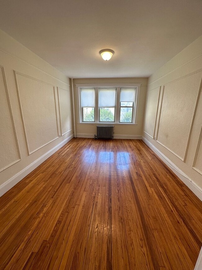 Photo - 9/1 Spacious 2BR with EIK, heat inc, elevator in building Apartment