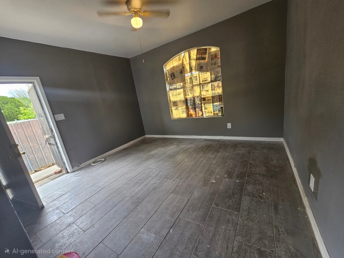 Building Photo - 2713 Lenway St