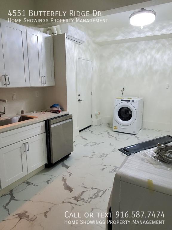 Foto del edificio - 4551 Butterfly Ridge Dr