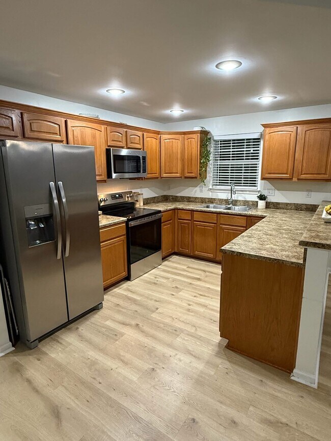 Foto del edificio - 8825 Timber Creek Ln