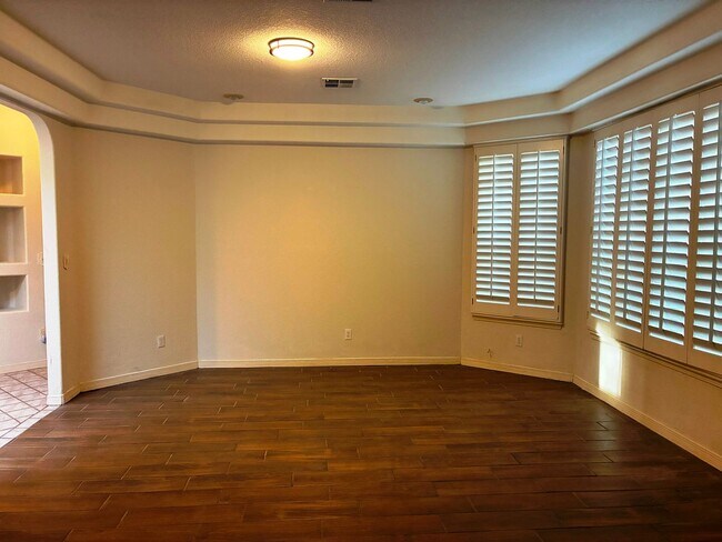 Building Photo - Large home Beauty in Santa Teresa