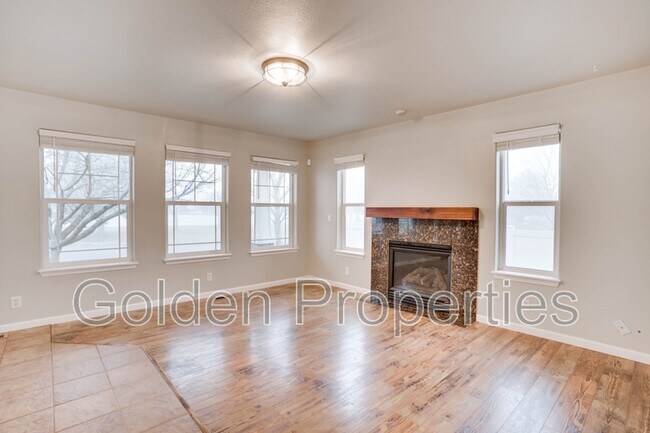 Foto del edificio - 7665 N Courcelles Pkwy