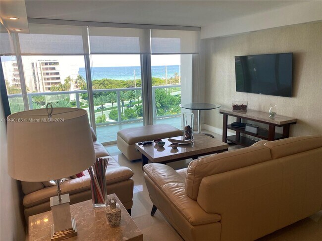 Foto del edificio - 100 Bayview Dr