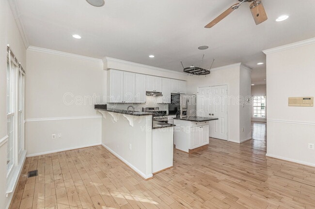 Foto del edificio - 4035 Cressida Pl