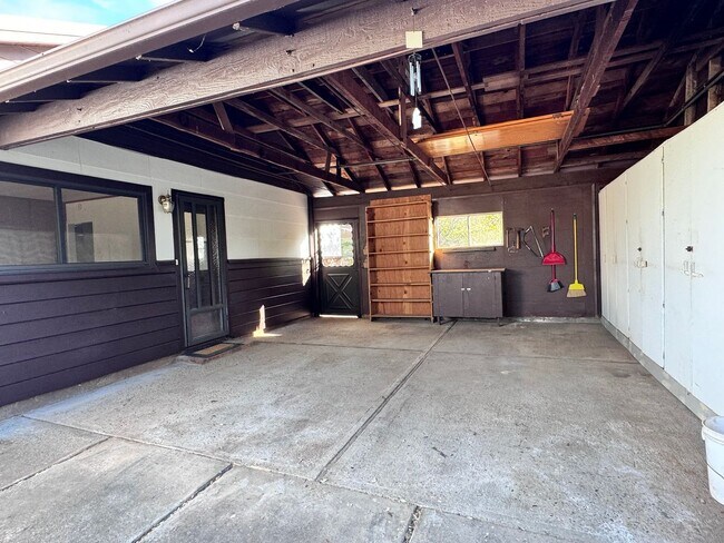 Foto del edificio - Gorgeous .5 acre lot in Auburn