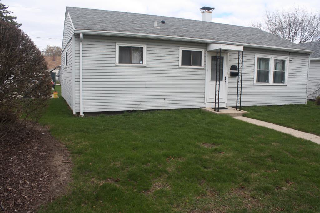 Primary Photo - 2112 W Howard Ave