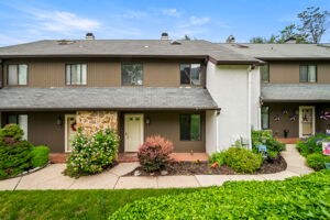 Primary Photo - 132 Pinecrest Ln