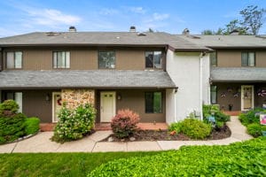 Photo - 132 Pinecrest Ln Townhome